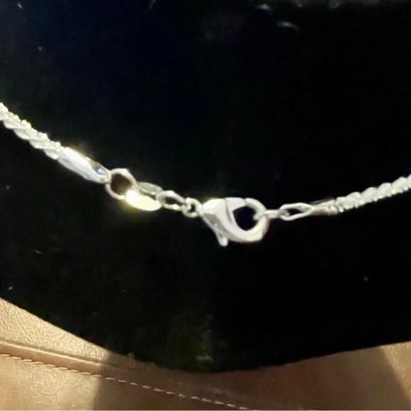 Gucci Polished Silver Heart Logo Necklace on 22 inch chain. NWOT - Picture 3 of 6
